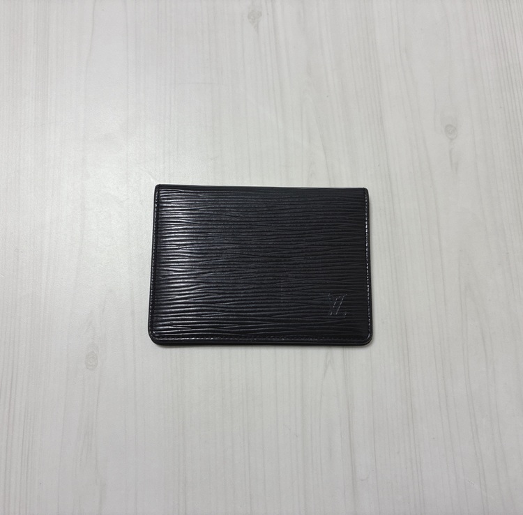 ポルト2カルトヴェルティカル（ブランド財布・小物）の商品画像 - 査定依頼日：2025年10月24日 - 最高査定価格：6,000円