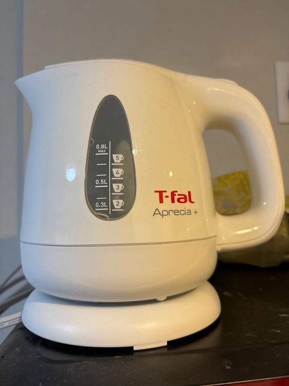 電気ケトル（家電）の商品画像 - 査定依頼日：2025年7月29日 - 最高査定価格：2,000円
