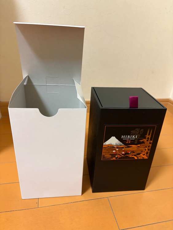 ウイスキー サントリー響（お酒）の商品画像 - 査定依頼日：2026年6月10日 - 最高査定価格：106,000円