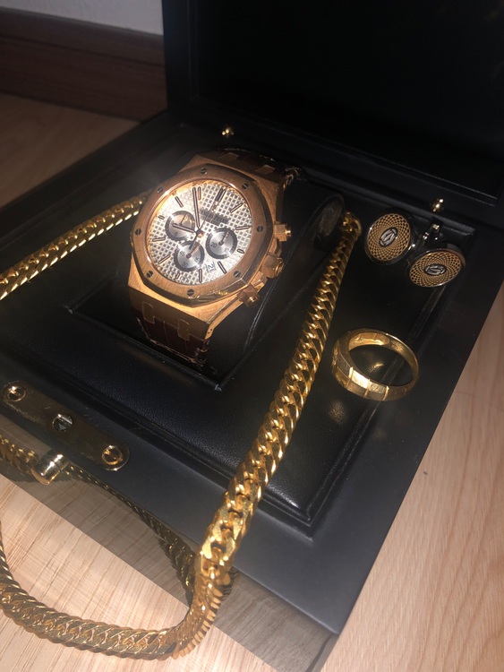 オーデマピゲ ロイヤルオーク 26320OR.OO.D088CR.0（高級時計）の商品画像 - 査定依頼日：2025年8月14日 - 最高査定価格：6,800,000円