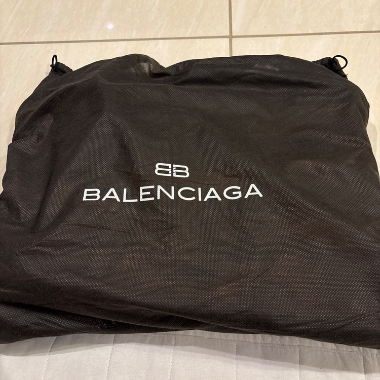 バレンシアガ（ブランドバッグ）の商品画像 - 査定依頼日：2026年1月21日 - 最高査定価格：30,000円