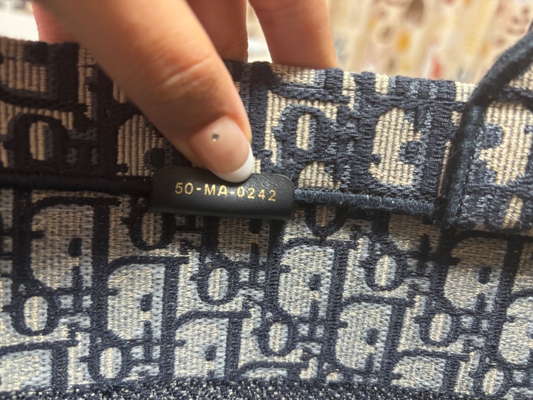 ディオール  （ブランドバッグ）の商品画像 - 査定依頼日：2026年2月17日 - 最高査定価格：180,000円