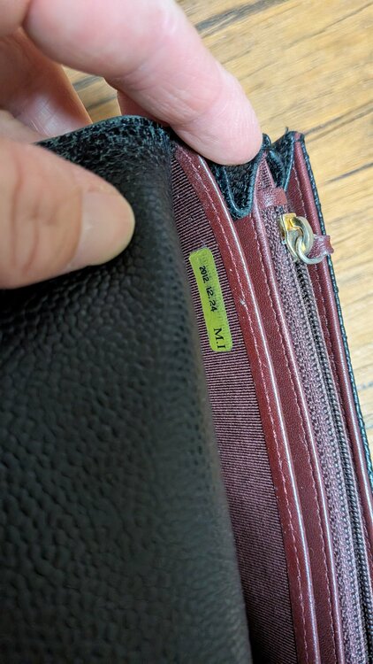 マトラッセロングウォレット（ブランド財布・小物）の商品画像 - 査定依頼日：2026年9月6日 - 最高査定価格：25,000円