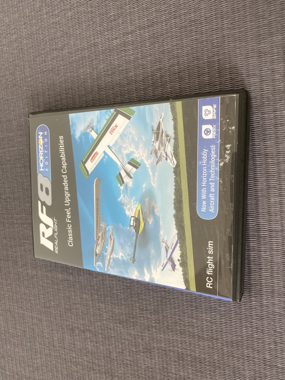 REAL FLIGT8 HORIZON EDITION（ゲーム機本体・ゲームソフト）の商品画像 - 査定依頼日：2020年10月11日 - 最高査定価格：3,000円