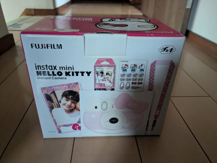 instax mini ハローキティ チェキ 本体 富士フイルム 限定モデル（カメラ）の商品画像 - 査定依頼日：2026年5月6日 - 最高査定価格：20,100円