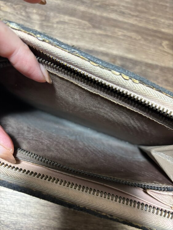 9年前（ブランドバッグ）の商品画像 - 査定依頼日：2025年3月5日 - 最高査定価格：10,000円