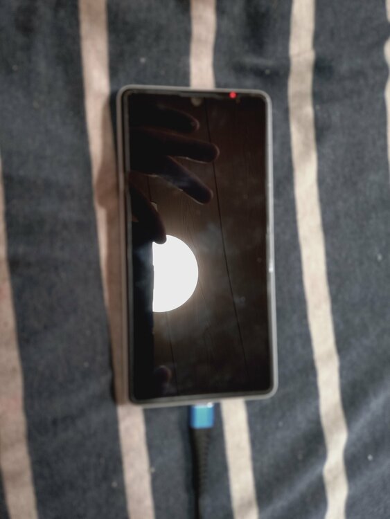 中古スマホ（スマホ）の商品画像 - 査定依頼日：2026年9月19日 - 最高査定価格：4,500円