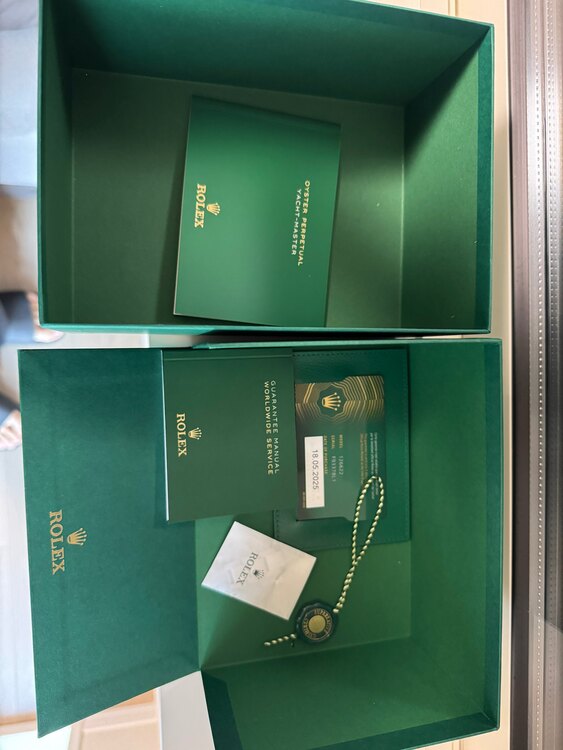 ロレックス ヨットマスター 12662（高級時計）の商品画像 - 査定依頼日：2025年5月28日 - 最高査定価格：1,900,000円