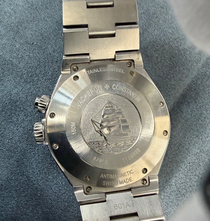 ヴァシュロン コンスタンタン オーヴァーシーズ 47450 B01A-922（高級時計）の商品画像 - 査定依頼日：2026年1月20日 - 最高査定価格：2,000,000円