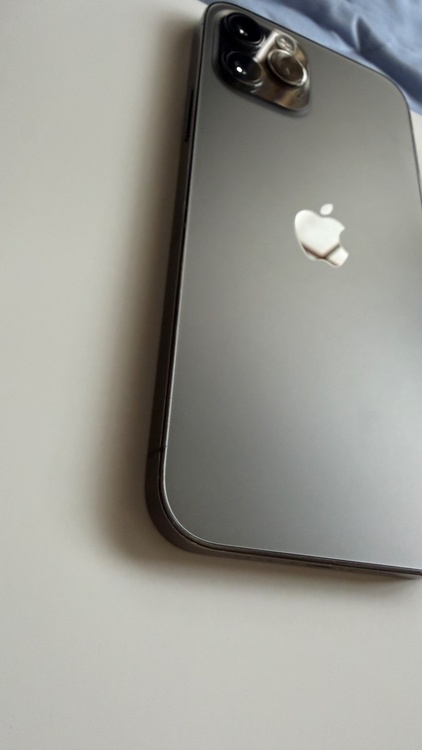 iPhone iPhone 12 Pro 128GB au（スマホ）の商品画像 - 査定依頼日：2026年9月7日 - 最高査定価格：27,000円