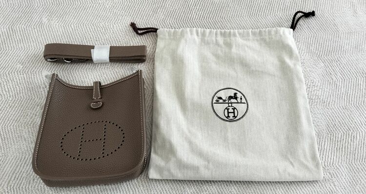 エルメス エブリン （ブランドバッグ）の商品画像 - 査定依頼日：2025年11月30日 - 最高査定価格：450,000円