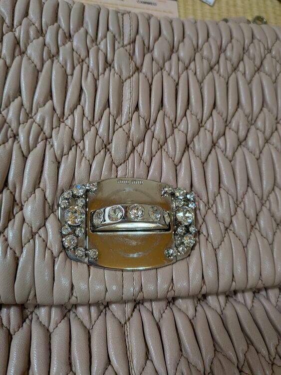 ミュウミュウ  （ブランドバッグ）の商品画像 - 査定依頼日：2025年11月12日 - 最高査定価格：75,000円