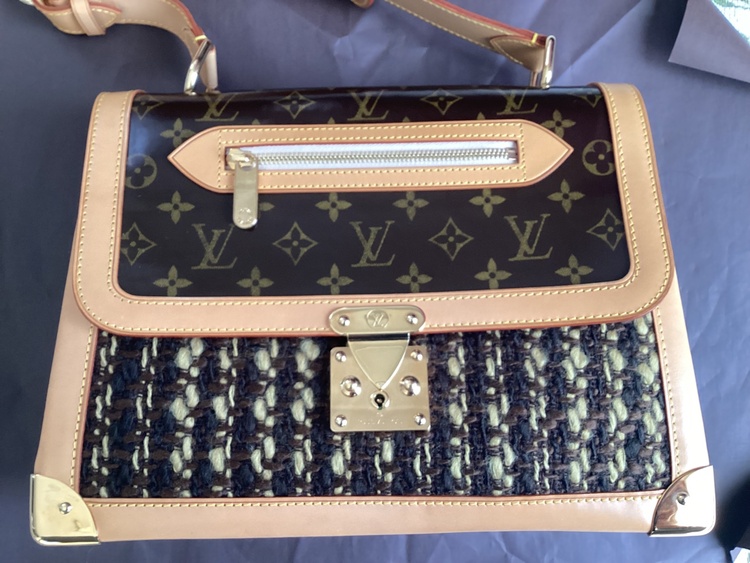 TWEEDY ZIP（ブランドバッグ）の商品画像 - 査定依頼日：2026年2月6日 - 最高査定価格：250,000円