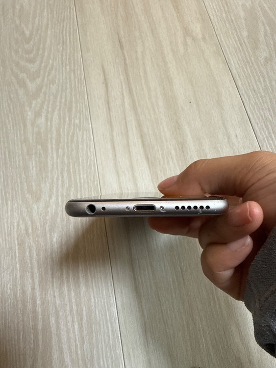 iPhone6S 128GB 画面割れ有り （スマホ）の商品画像 - 査定依頼日：2026年4月5日 - 最高査定価格：1,000円