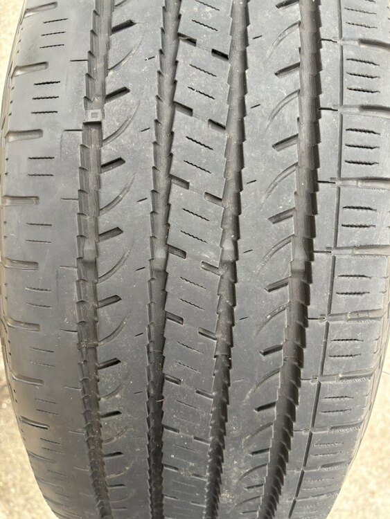 ランドクルーザープラド　タイヤホイールセット（カー用品）の商品画像 - 査定依頼日：2025年4月11日 - 最高査定価格：8,000円