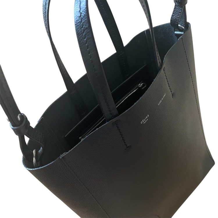 バーティカルカバ　スモール（ブランドバッグ）の商品画像 - 査定依頼日：2025年7月30日 - 最高査定価格：90,000円