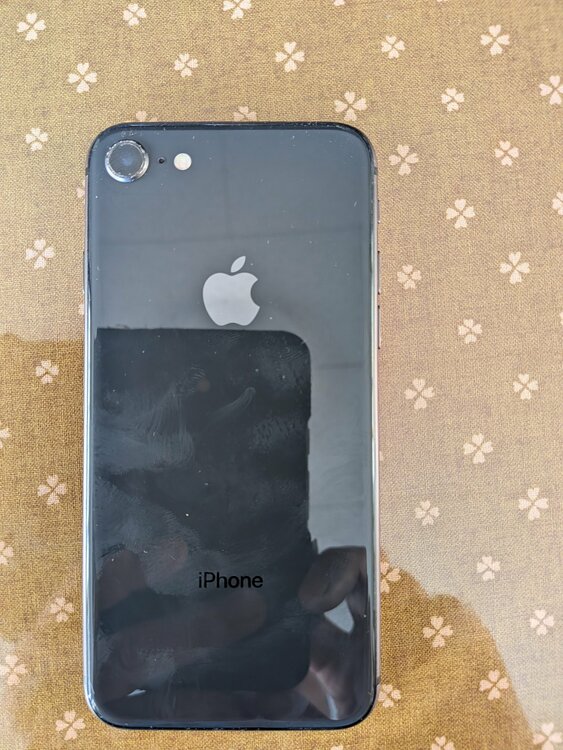 iPhone8（スマホ）の商品画像 - 査定依頼日：2026年1月28日 - 最高査定価格：3,000円