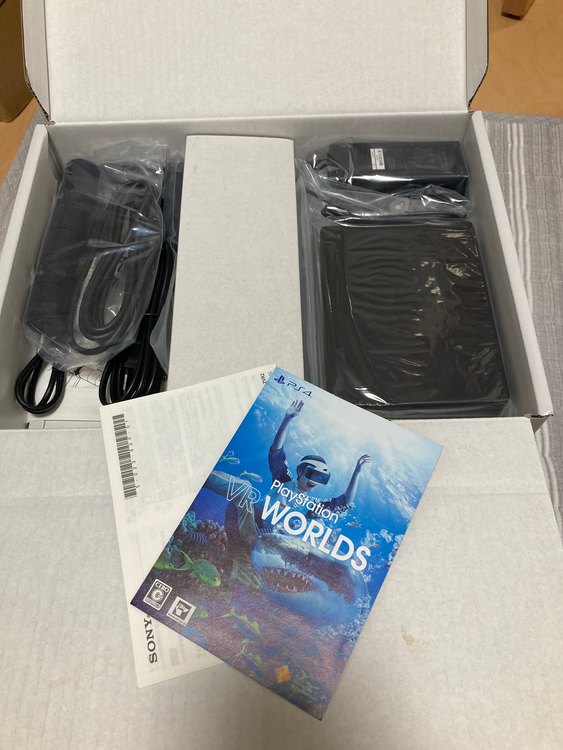 PlayStationVR（ゲーム機本体・ゲームソフト）の商品画像 - 査定依頼日：2023年6月4日 - 最高査定価格：11,000円