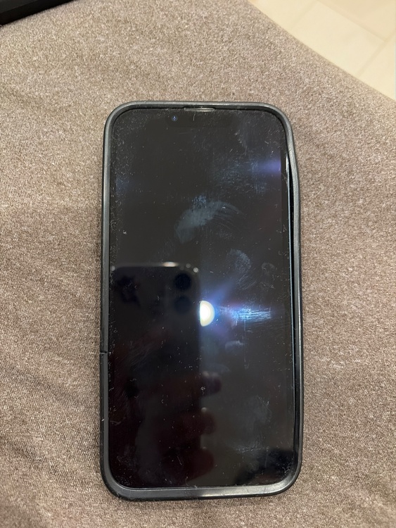 iPhone 13 128GB au（スマホ）の商品画像 - 査定依頼日：2026年5月3日 - 最高査定価格：40,000円