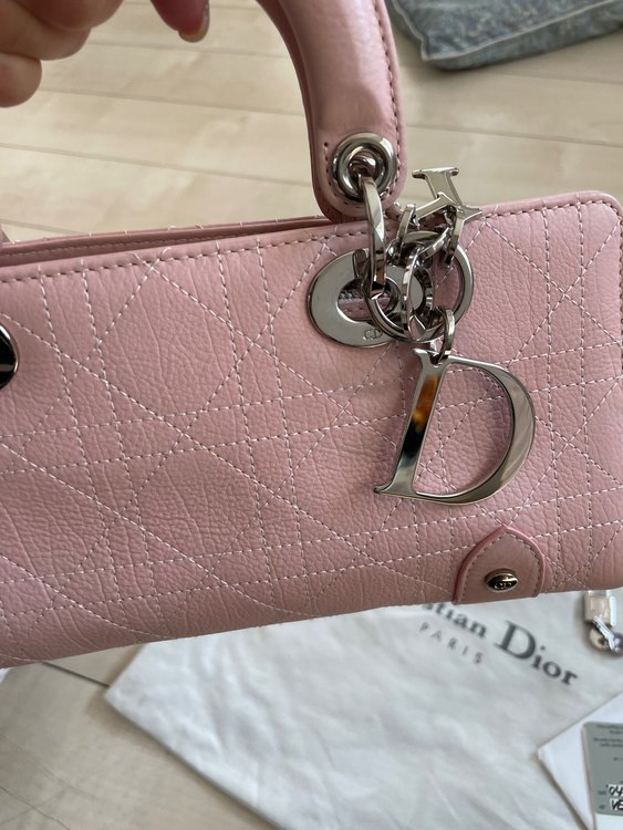 レディーディオール（ブランドバッグ）の商品画像 - 査定依頼日：2023年2月15日 - 最高査定価格：200,000円