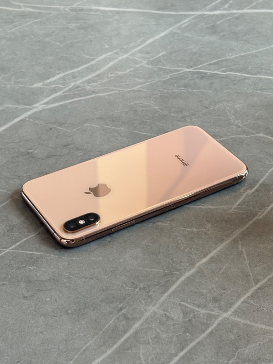 カラー:ゴールド（スマホ）の商品画像 - 査定依頼日：2025年6月8日 - 最高査定価格：24,000円