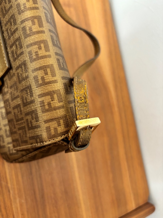 FENDIマンマ（ブランドバッグ）の商品画像 - 査定依頼日：2026年3月21日 - 最高査定価格：150,000円