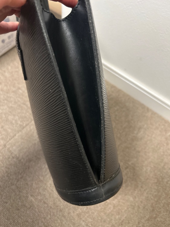 エピ（ブランドバッグ）の商品画像 - 査定依頼日：2025年11月27日 - 最高査定価格：40,000円