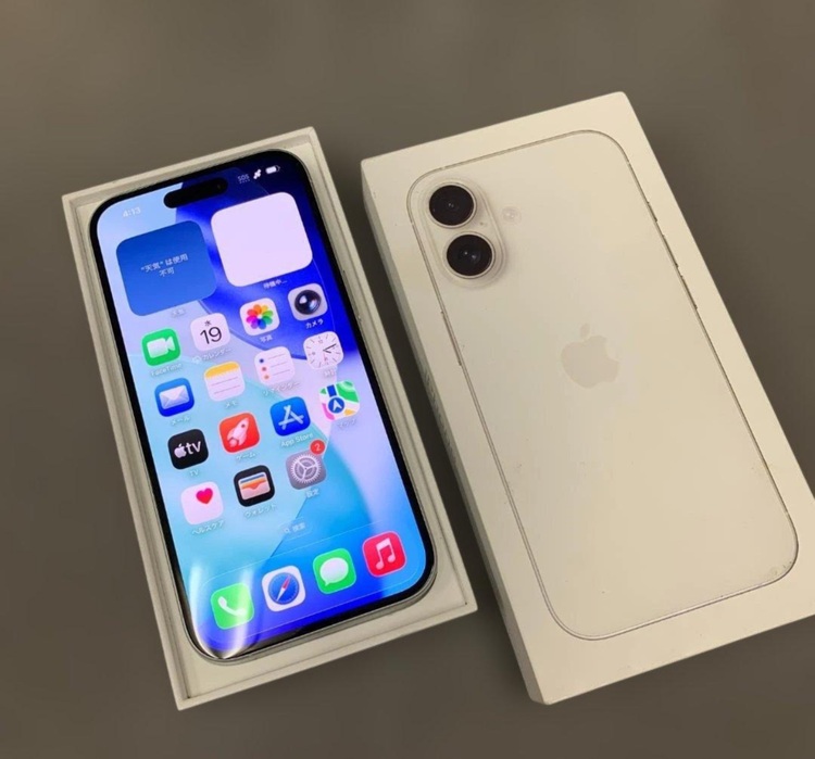 iPhone 16 128GB SIMフリー（スマホ）の商品画像 - 査定依頼日：2025年11月19日 - 最高査定価格：83,000円
