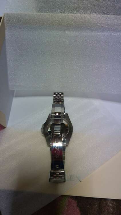 ロレックス GMTマスター 126710bl（高級時計）の商品画像 - 査定依頼日：2025年2月25日 - 最高査定価格：2,550,000円