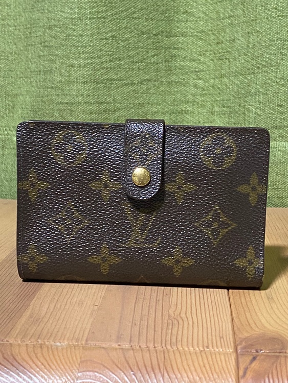 財布　ヴィエノア（ブランドバッグ）の商品画像 - 査定依頼日：2022年8月1日 - 最高査定価格：12,000円