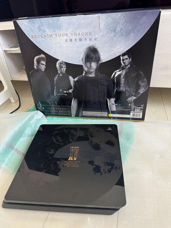 PS4 FF15LUNA Edition（ゲーム機本体・ゲームソフト）の商品画像 - 査定依頼日：2025年6月16日 - 最高査定価格：12,000円