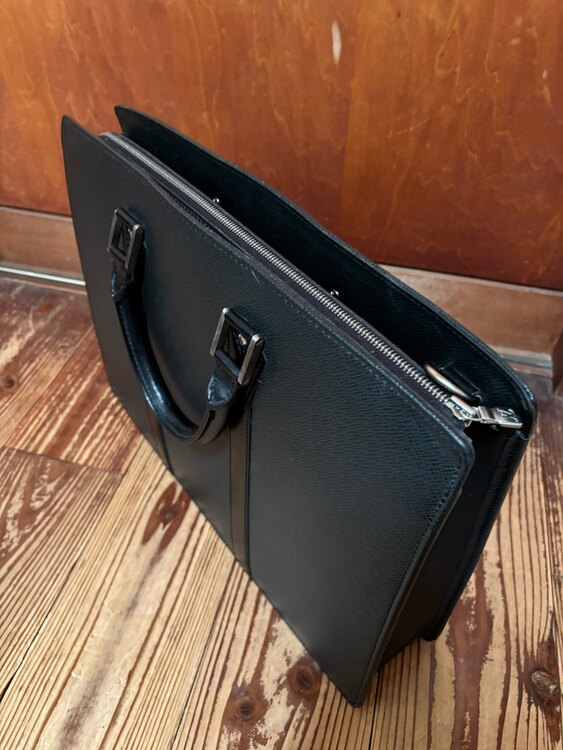 ルイヴィトン タイガ （ブランドバッグ）の商品画像 - 査定依頼日：2025年4月16日 - 最高査定価格：75,000円