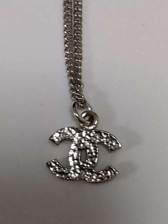 CHANEL　ココマークシルバーラインストーンネックレス（金・貴金属）の商品画像 - 査定依頼日：2023年6月7日 - 最高査定価格：35,000円