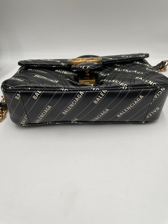 グッチ  （ブランドバッグ）の商品画像 - 査定依頼日：2025年6月8日 - 最高査定価格：180,000円