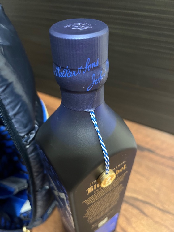 ジョニーウォーカー ブルーラベル アイスシャレー（お酒）の商品画像 - 査定依頼日：2025年10月9日 - 最高査定価格：23,000円