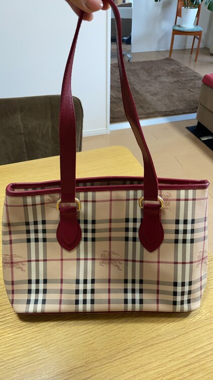 その他 バーバリー （ブランドバッグ）の商品画像 - 査定依頼日：2025年3月1日 - 最高査定価格：20,000円