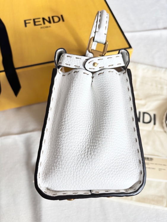 フェンディ  （ブランドバッグ）の商品画像 - 査定依頼日：2025年10月20日 - 最高査定価格：230,000円