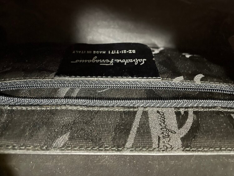 フェラガモ  （ブランドバッグ）の商品画像 - 査定依頼日：2025年3月21日 - 最高査定価格：8,000円