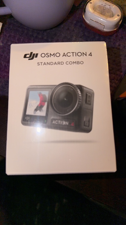 オスモ　アクション4スタンダードコンボ（カメラ）の商品画像 - 査定依頼日：2026年4月11日 - 最高査定価格：100,000円