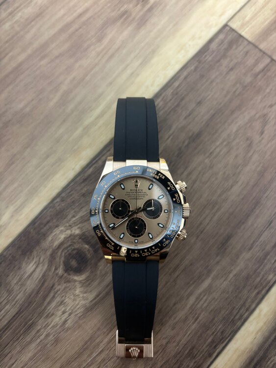 ロレックス デイトナ 116515k（高級時計）の商品画像 - 査定依頼日：2025年1月5日 - 最高査定価格：4,700,000円