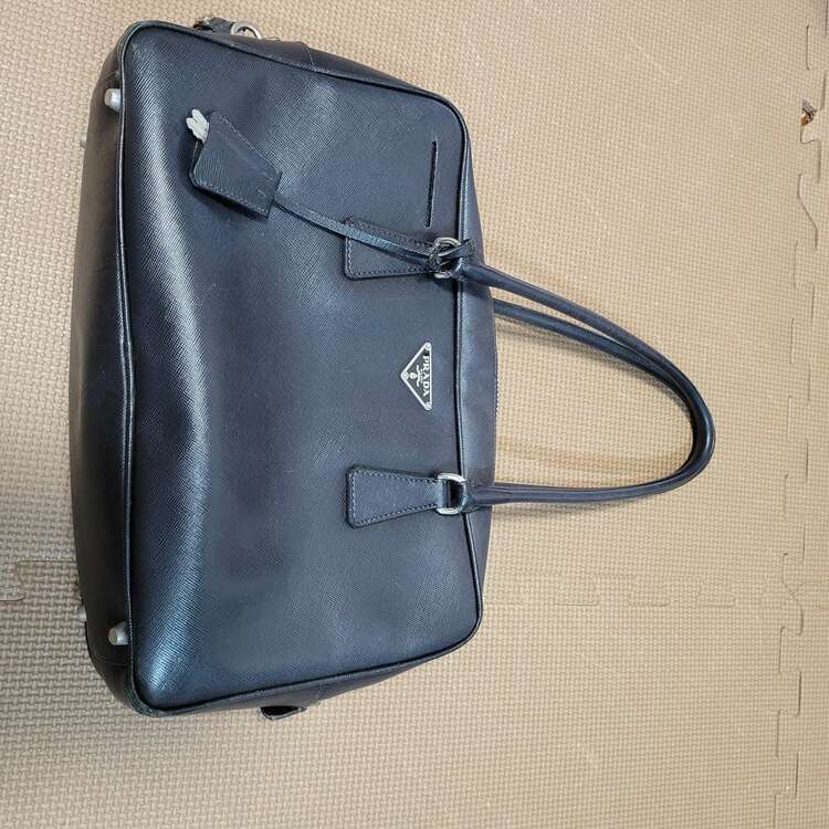 プラダ  （ブランドバッグ）の商品画像 - 査定依頼日：2025年2月19日 - 最高査定価格：70,000円