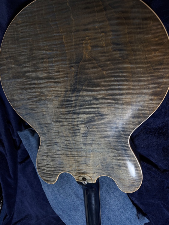 gibson Memphis 2015 ES-335 indigo Blue（ピアノ・楽器・PA機材）の商品画像 - 査定依頼日：2026年4月25日 - 最高査定価格：250,000円