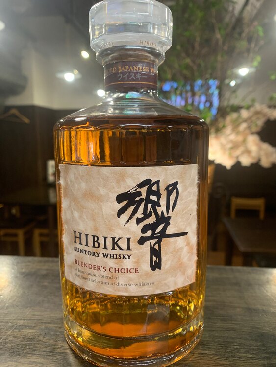 サントリー響（お酒）の商品画像 - 査定依頼日：2025年4月15日 - 最高査定価格：14,100円