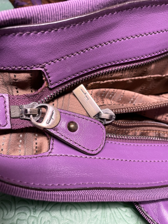 フェラガモ  （ブランドバッグ）の商品画像 - 査定依頼日：2026年3月3日 - 最高査定価格：5,000円