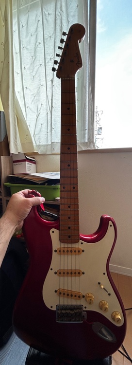 ストラト（ピアノ・楽器・PA機材）の商品画像 - 査定依頼日：2026年5月19日 - 最高査定価格：40,000円