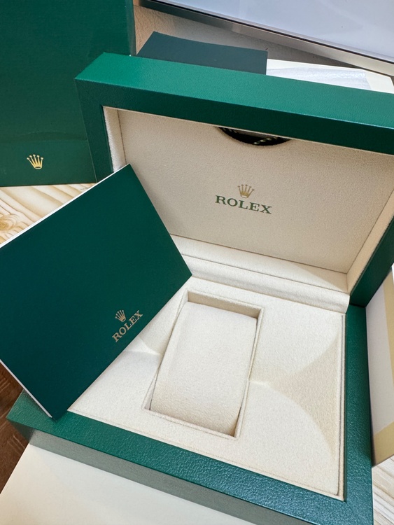 ロレックス デイトジャスト 126334（高級時計）の商品画像 - 査定依頼日：2025年12月9日 - 最高査定価格：2,200,000円