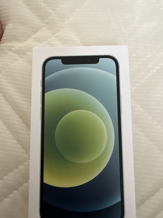 iPhone iPhone 12 128GB au（スマホ）の商品画像 - 査定依頼日：2026年5月20日 - 最高査定価格：27,000円