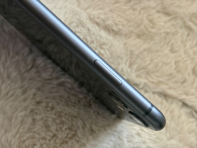 iPhone iPhone11 64GB SIMフリー（スマホ）の商品画像 - 査定依頼日：2026年7月30日 - 最高査定価格：13,000円