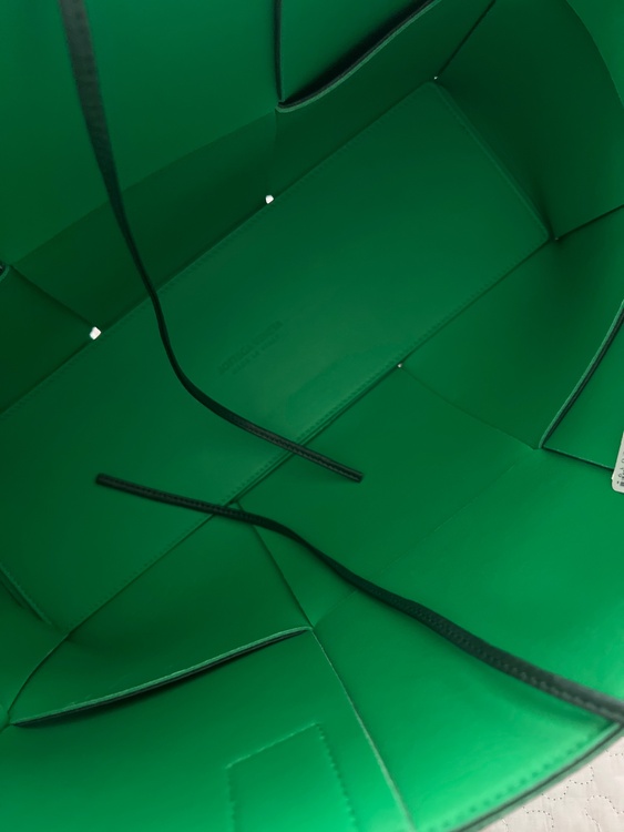 ボッテガ・ヴェネタ  （ブランドバッグ）の商品画像 - 査定依頼日：2026年3月18日 - 最高査定価格：200,000円