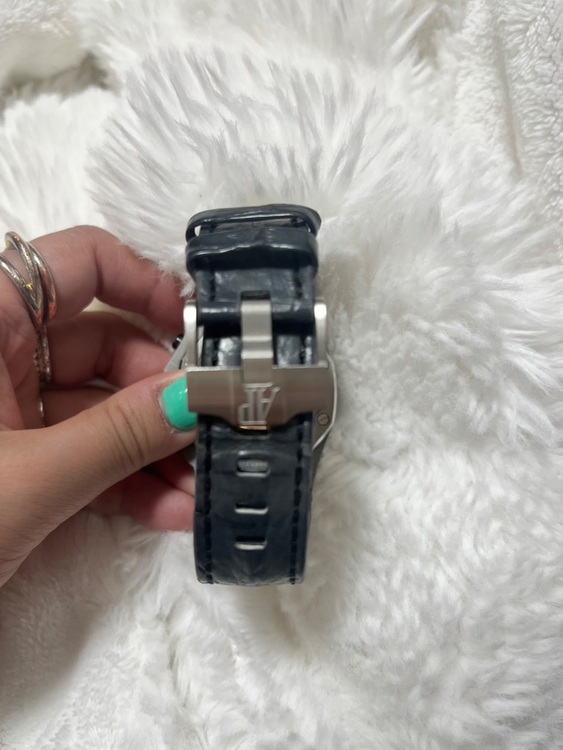 オーデマピゲ ロイヤルオークオフショア （高級時計）の商品画像 - 査定依頼日：2025年7月3日 - 最高査定価格：2,800,000円